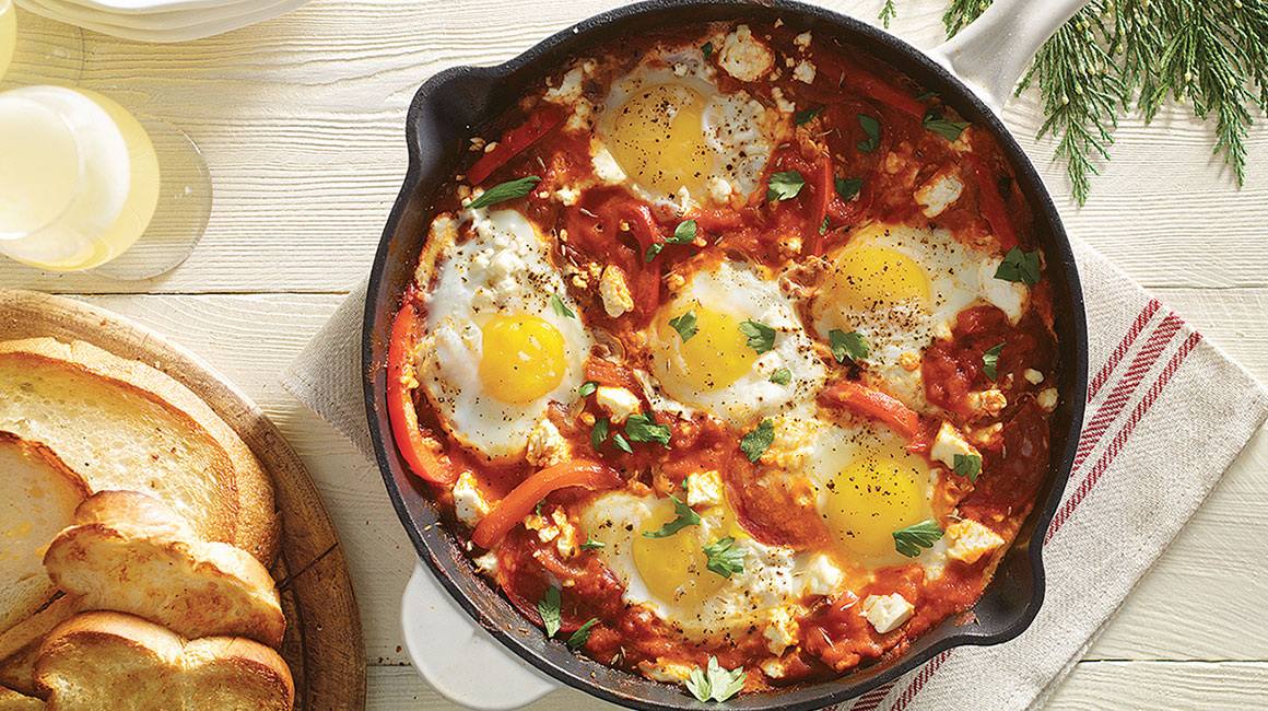 Casserole d’œufs à la sauce tomate et aux poivrons