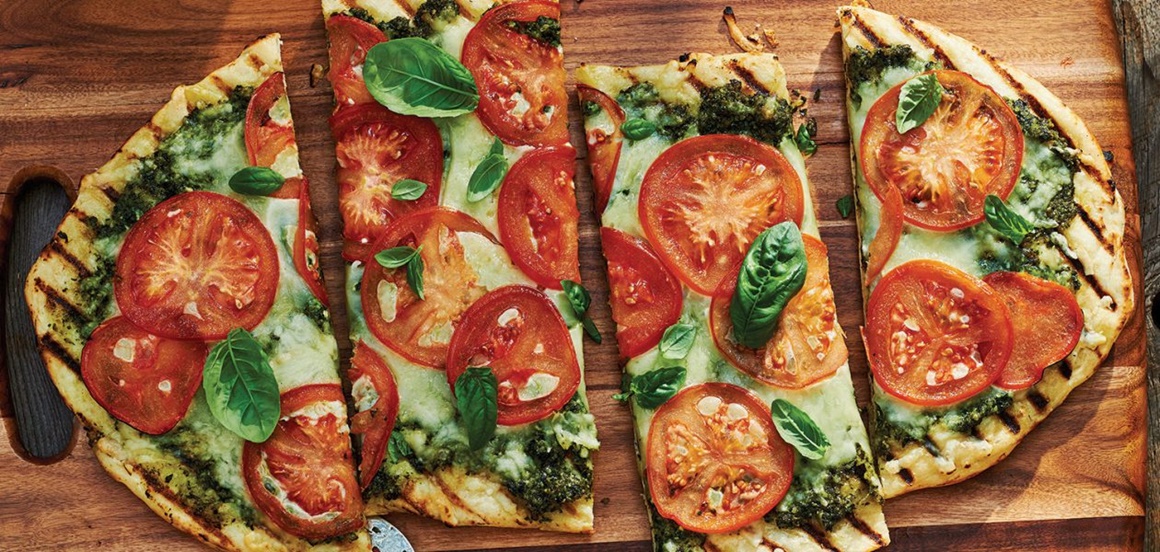 Grilled Naan Pizza with Arugula Pesto 