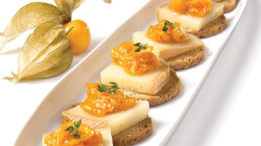 Zurigo cheese with stewed ground cherries