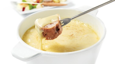 Three-Quebec-cheeses fondue