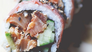 Makis aux pépites de saumon fumé à chaud à l’érable et au prosciutto de Geneviève Everell