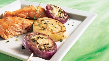 Brochettes de rondelles d’oignons gratinées