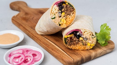 Burrito Grande au bœuf épicé chipotle et oignon mariné