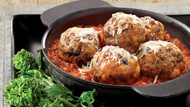 Boulettes de veau aux olives et sauce tomate de Josée di Stasio