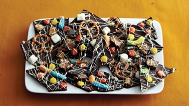 Chocolate bark with candies
