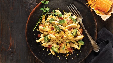 Creamy fusilli with chicken and broccoli from Stefano Faita 