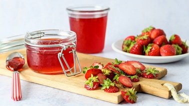 Gelée de queues de fraises - Recette de la Tablée des Chefs