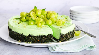 Green Velvet Cheesecake with White Chocolate and Pistachios