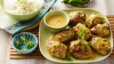 Hauts de cuisse de poulet grillés, sauce aux pêches et au cari