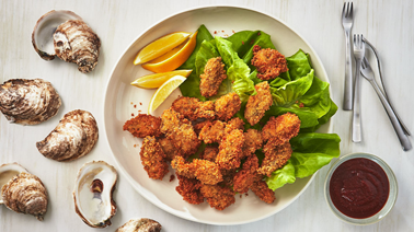 Fried oysters with chili sauce