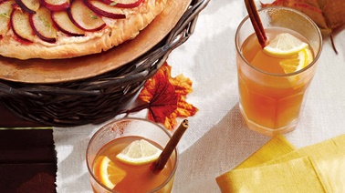 Orange-spice mulled apple cider