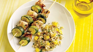 Chicken-zucchini kebabs with couscous