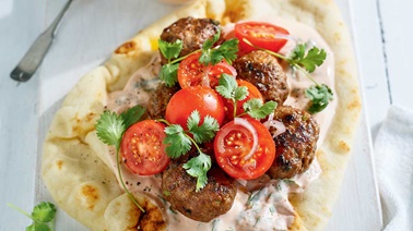 Keftas de boeuf sur pain naan