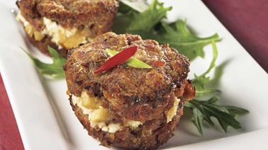 Apple, goat cheese and maple mini-meatloaves