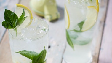 Mojito au citron et au basilic de Monsieur Cocktail