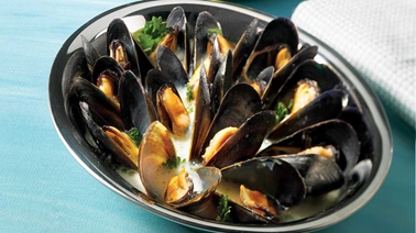 Barbecued parmesan mussels
