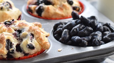 Muffins camerises, chocolat blanc & noix de coco