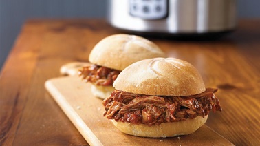 Slow-cooker pulled pork mini burgers