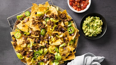 Nachos gourmands bœuf au fromage, maïs et jalapenos