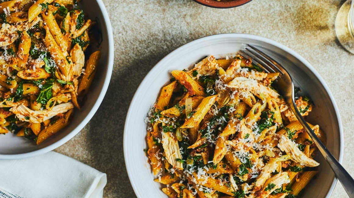 Pennes au pesto de tomates séchées par Geneviève O’Gleman