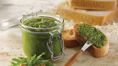 Pesto de roquette et noix de Grenoble