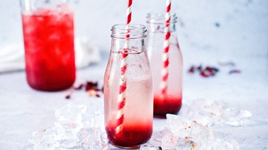 Sparkling Pomegranate & Ginger Cocktail
