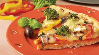 Three-cheese pizza primavera