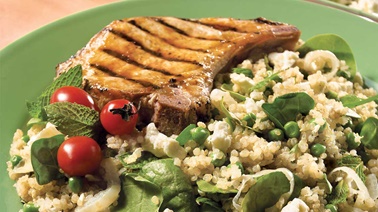 Quinoa aux légumes verts, à la menthe et à la féta