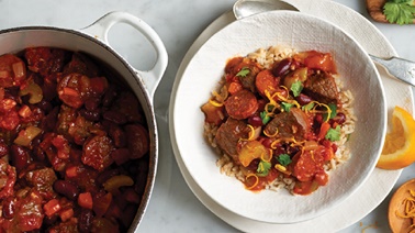 Ragoût de bœuf, de chorizo et de haricots noirs à la brésilienne