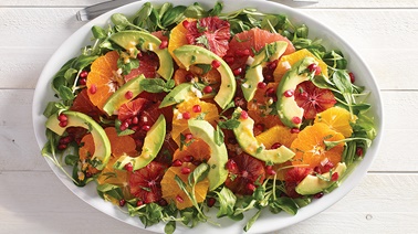 Salade d’agrumes et d’avocat avec vinaigrette citronnée