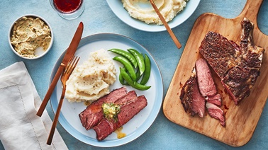 Steak à cuisson inversée, beurre à l’ail confit