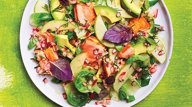 Salade de saumon roti aux legumes croquants