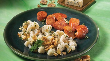 Cauliflower Salad with Blue Cheese and Walnuts