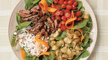 Balsamic steak & spinach salad