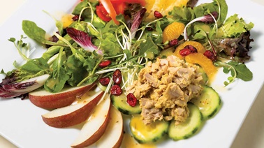 Green Salad with Tuna