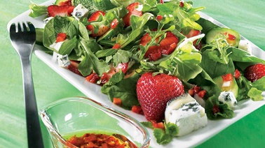 Refreshing salad with Le Gris Bleu cheese