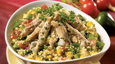 Salade tiède de poulet et couscous à la mexicaine