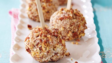 Vanilla-pecan ice cream pops