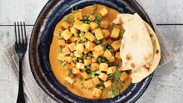 Spicy Tofu with Red Curry & Peas
