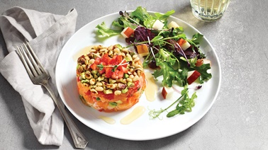 Tartare aux deux saumons et salade croquante de Geneviève Everell