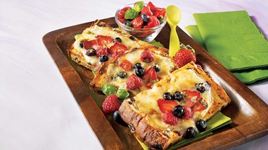 Three-fruit cheese toast