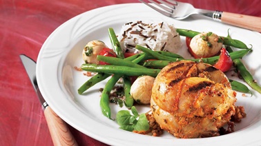 Grilled marinated rabbit tournedos and green beans