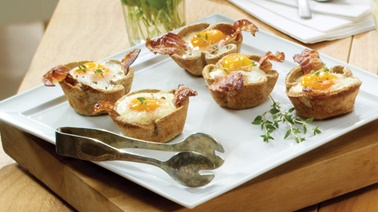 Bacon and egg bread cups