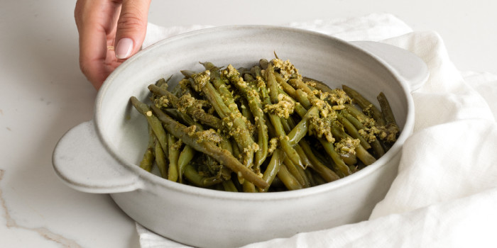 Green beans with sunflower pesto