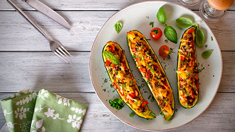 Stuffed peppers, zucchini, and other vegetables: a vitamin-packed treat!